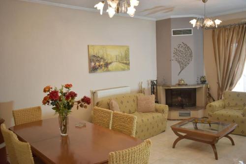 Stefanos Apartment — 4-Star Luxury Hotel in Trikala, Greece