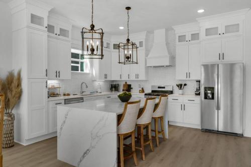 Sunset Villa — 4-Star Luxury Hotel in None, United States