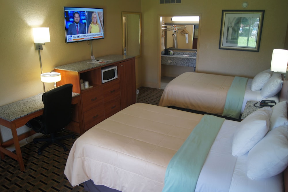 Days Inn by Wyndham Durham Near Duke University - photo 22