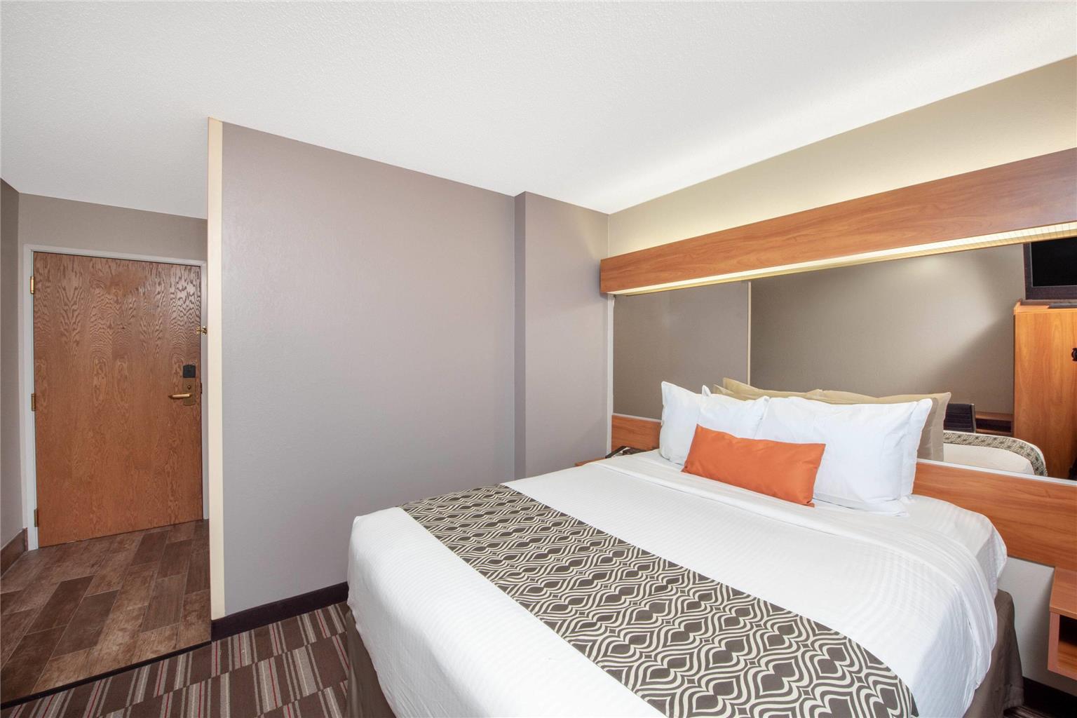 Microtel Inn & Suites by Wyndham Springfield - photo 13
