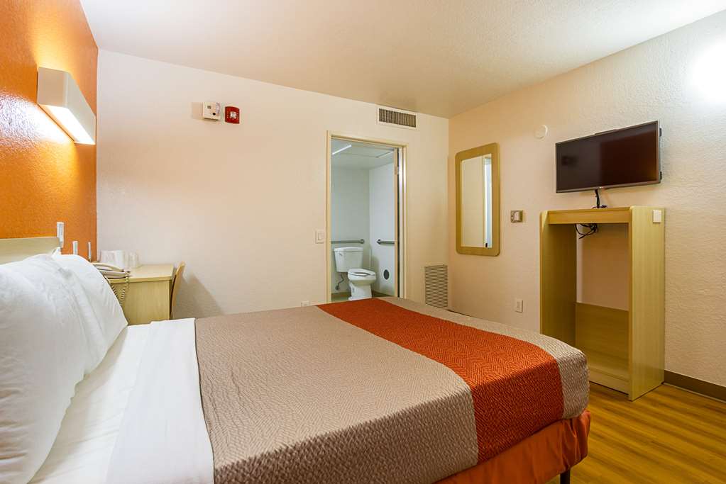 Motel 6 Mesa North - photo 7