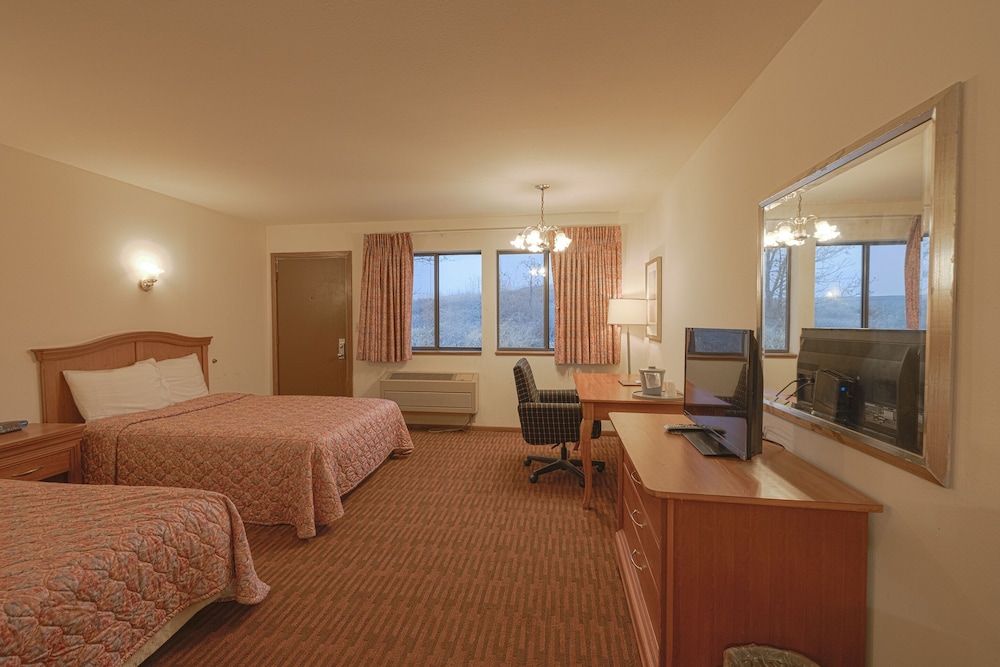 Harlan Inn and Suites - photo 30