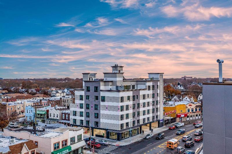 Van Wyck Hotel & Suites Near JFK Airport - photo 31