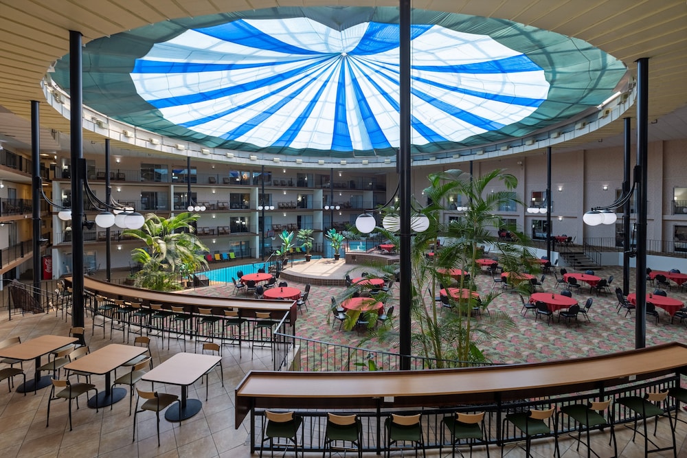 Holiday Inn Des Moines Airport Conf Center by IHG - photo 36