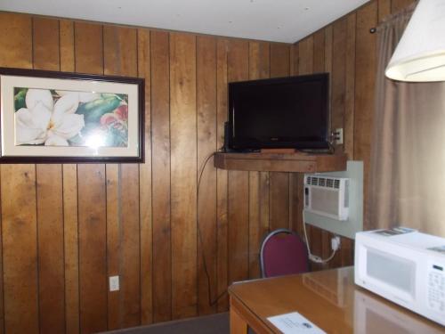 The Atomic Inn - photo 39