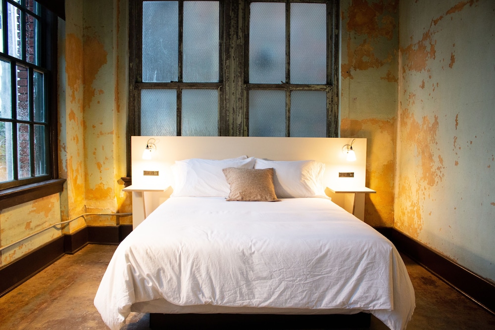 Travelers Hotel - photo 13