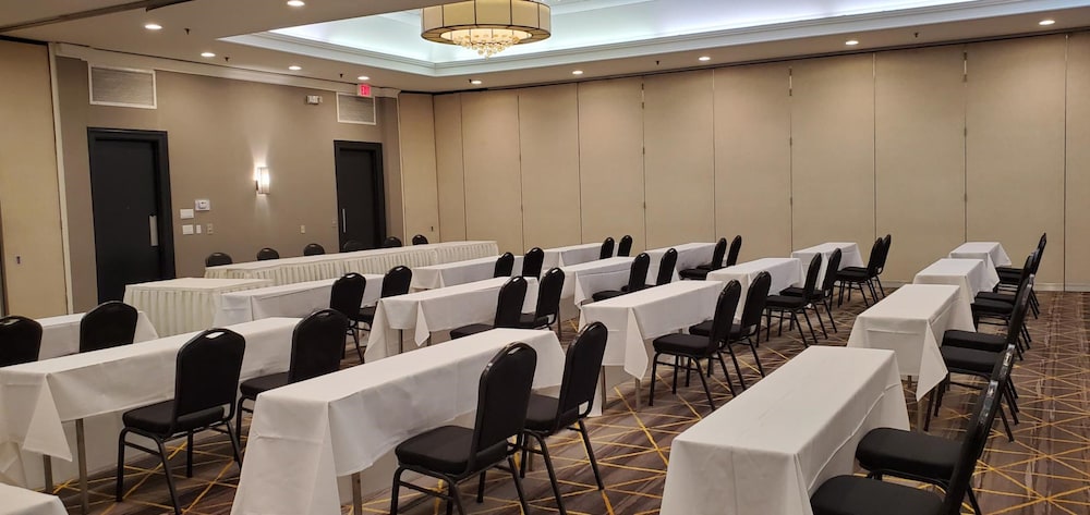 Holiday Inn Staunton Conference Center by IHG - photo 65