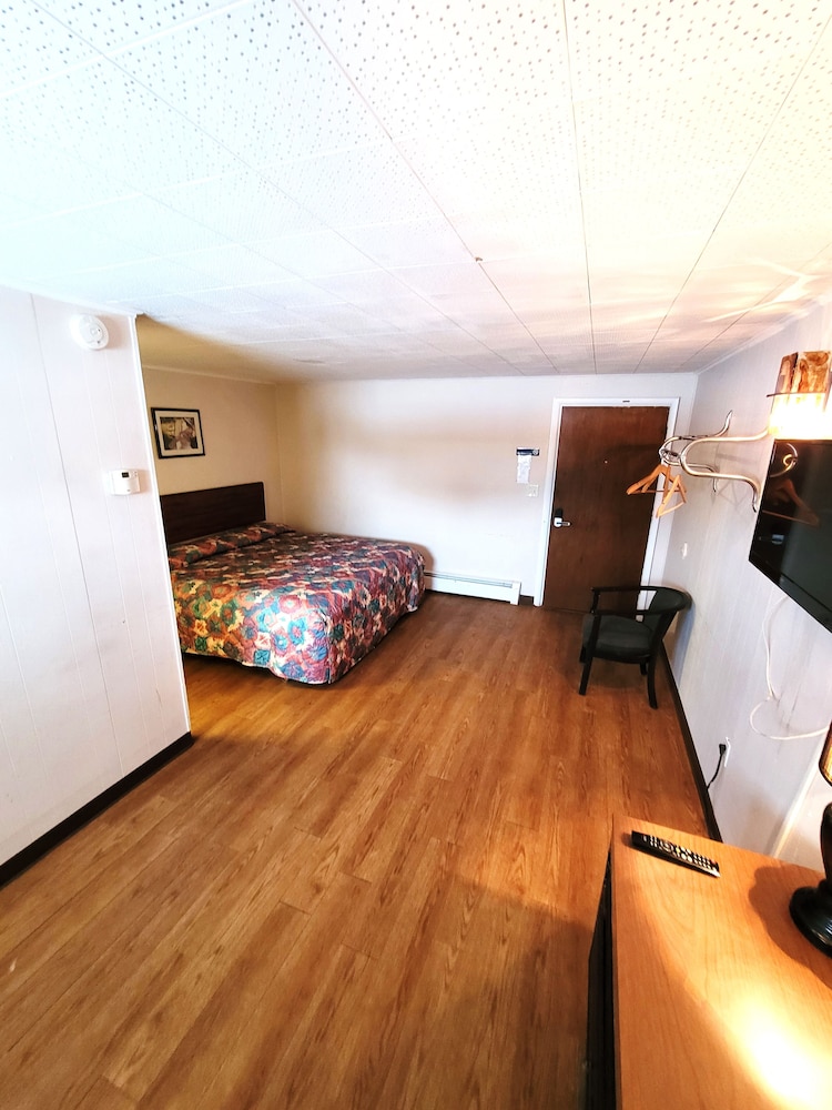 Norman Motel - photo 14
