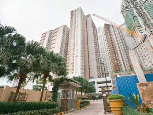 Condo in Metro Manila V PAD — 4-Star Luxury Hotel in Manila, Philippines