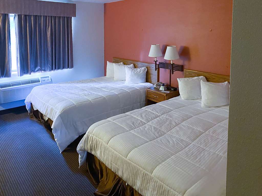 Motel6 Norway MI - photo 11