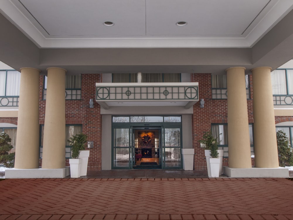 Holiday Inn Express Hotel & Suites Buffalo Airport by IHG - photo 32