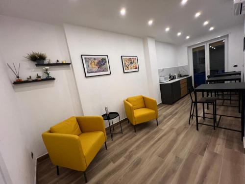 Suite 98 — 4-Star Luxury Hotel in Rome, Italy
