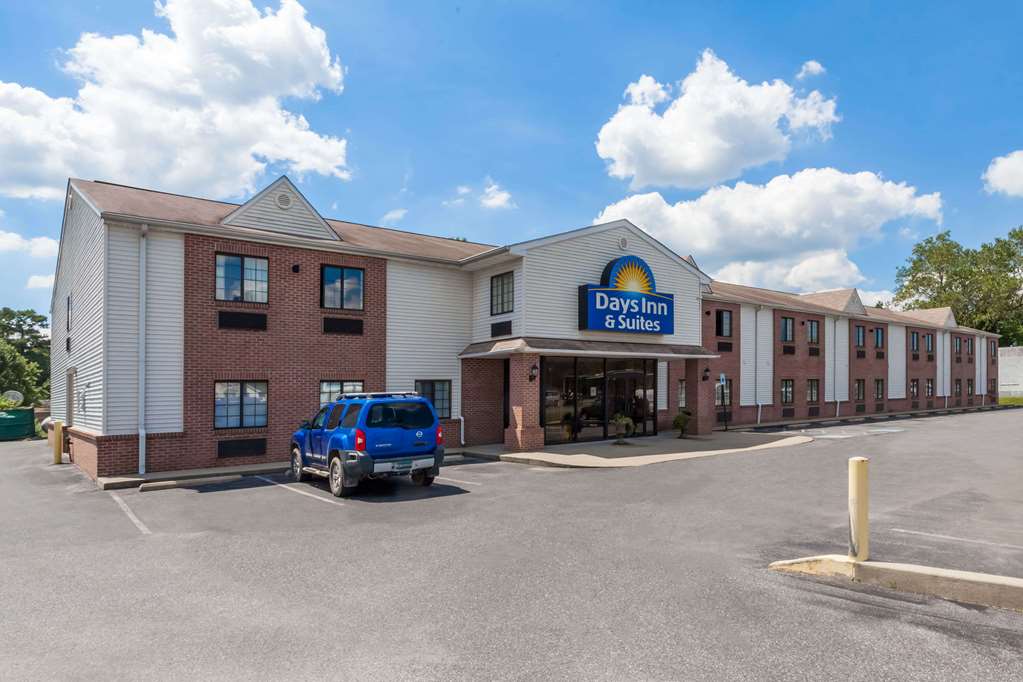 Days Inn & Suites by Wyndham Cambridge in Cambridge, United States