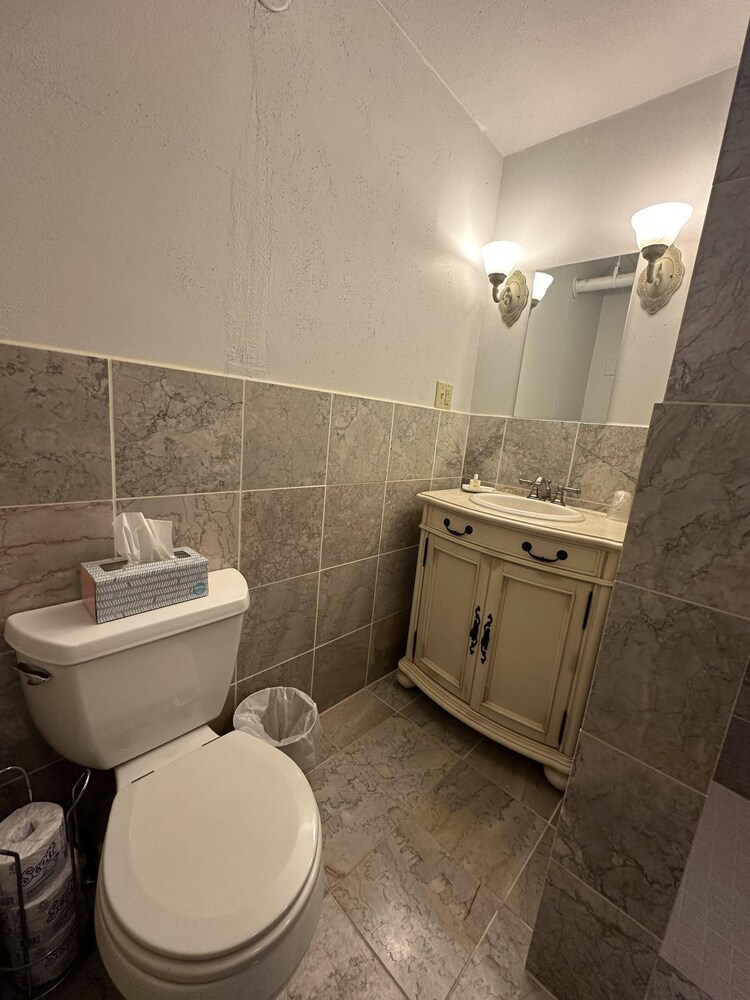 The Oaks B&B Hotel and Spiritual Center - photo 38