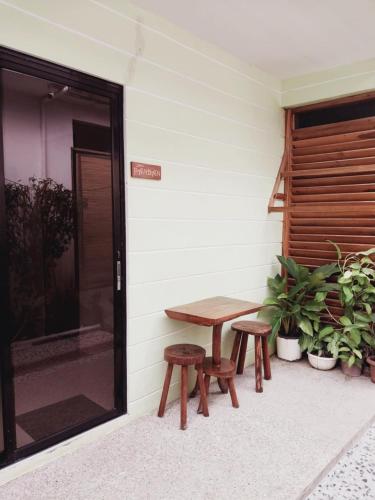 Hutch Lodging House — 4-Star Luxury Hotel in El Nido, Philippines