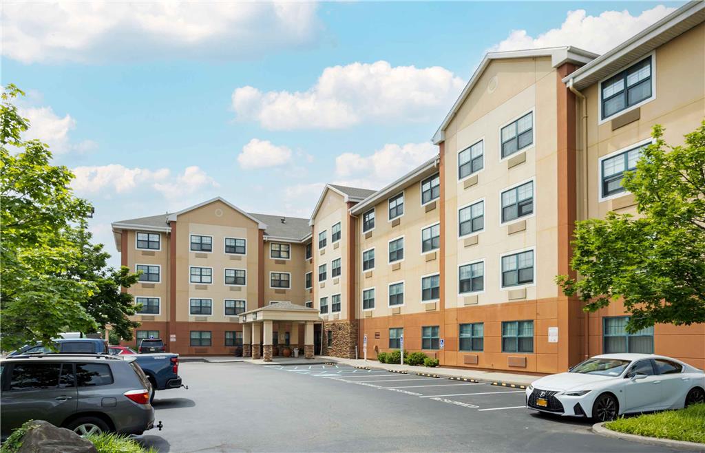 Extended Stay America Suites New York City LaGuardia Airport pet-friendly hotel Whitestone