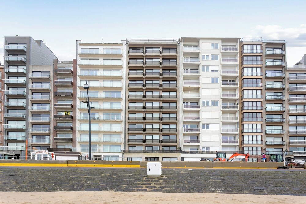 Apartment With Terrace for 5 People — 4-Star Luxury Hotel in Blankenberge, Belgium