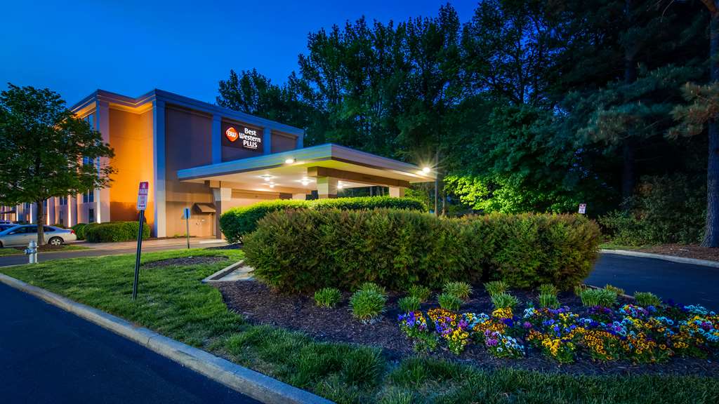 Best Western Plus Richmond Airport Hotel - featured photo