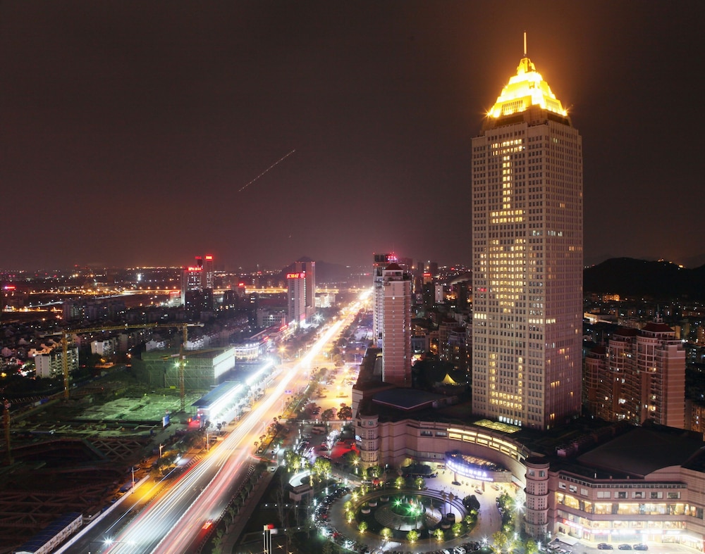 New Century Grand Hotel Hangzhou — 4-Star Luxury Hotel in Hangzhou, People's Republic of China