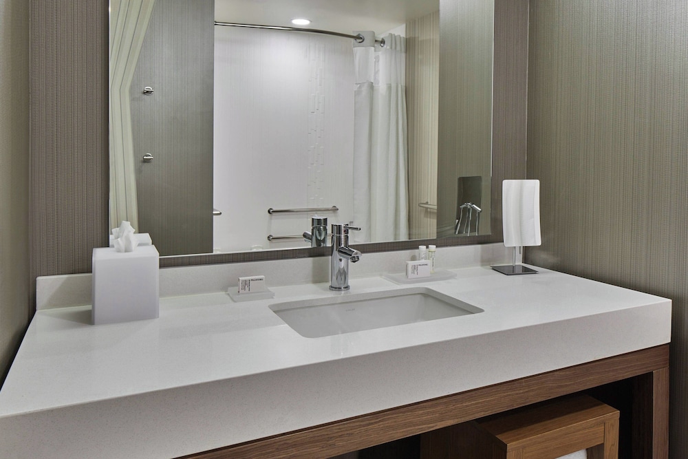 Courtyard by Marriott Albany Airport - photo 17