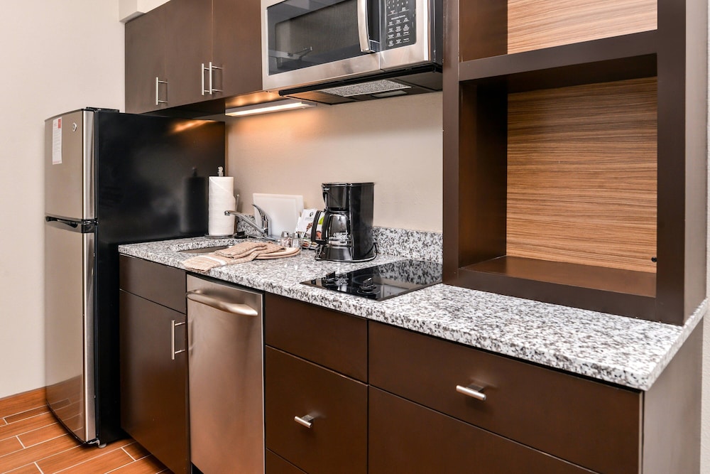 TownePlace Suites by Marriott Charleston West Ashley - photo 10