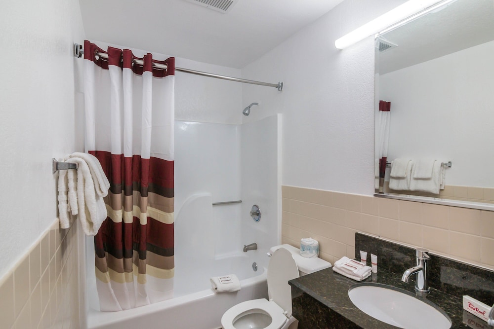 Red Roof Inn Palmdale Lancaster - photo 18