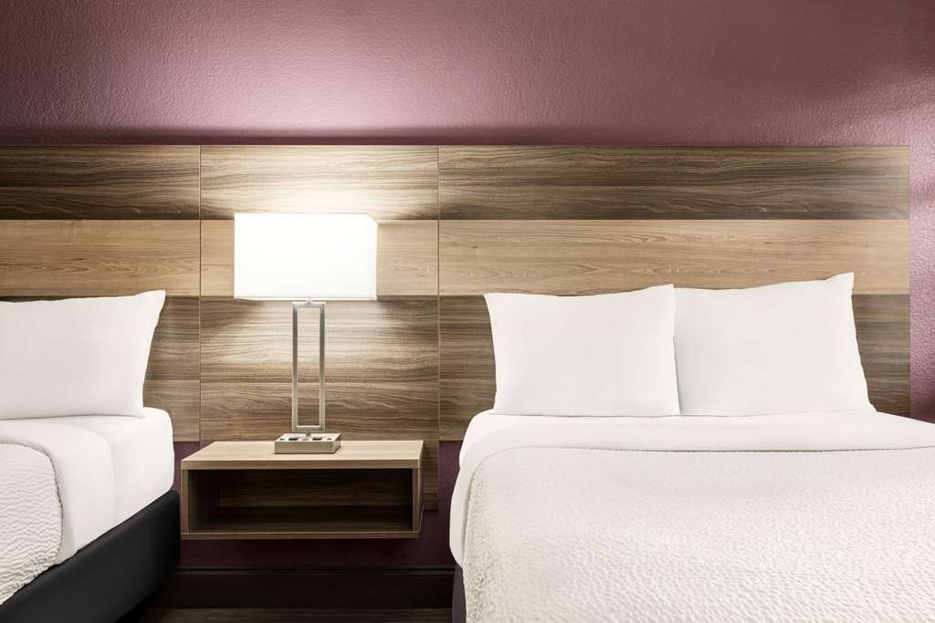 La Quinta Inn by Wyndham San Antonio Lackland - photo 38