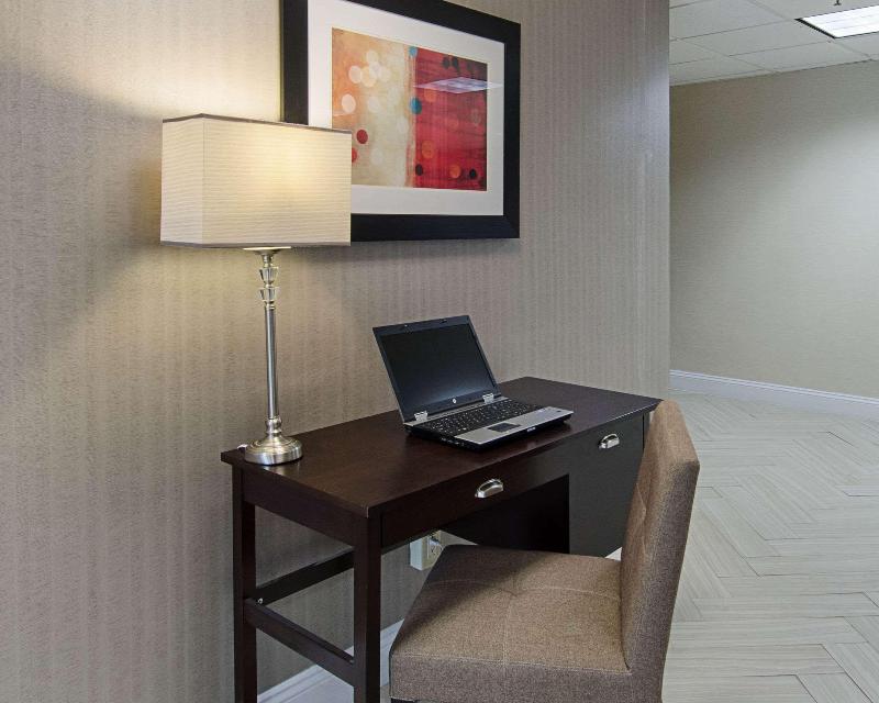 Quality Inn & Suites - photo 47