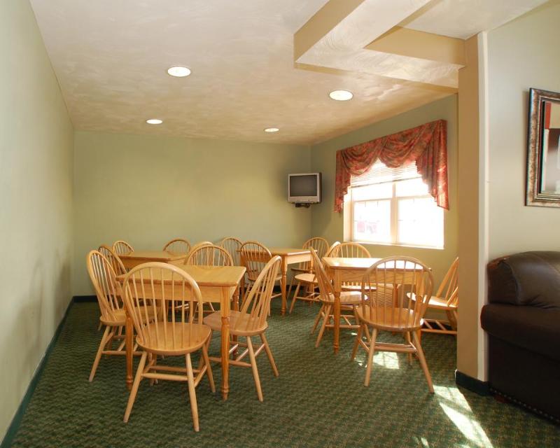 St Clair Inn and Suites - photo 18