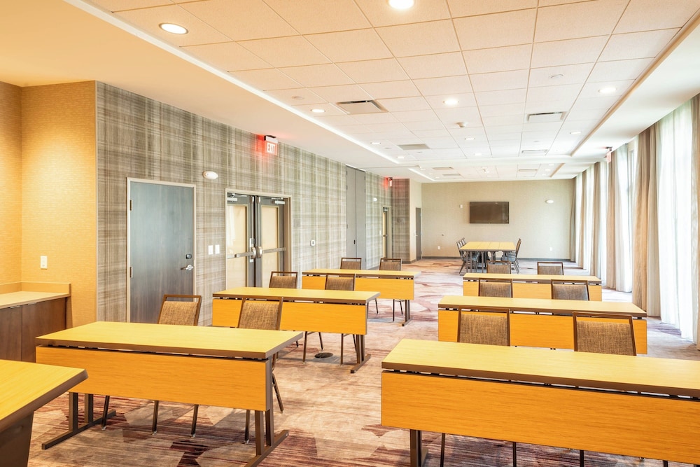 Courtyard by Marriott Charleston North Charleston - photo 32