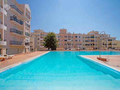 Apartment Sunny Beach Treasure by Interhome — 4-Star Luxury Hotel in Armacao De Pera, Portugal