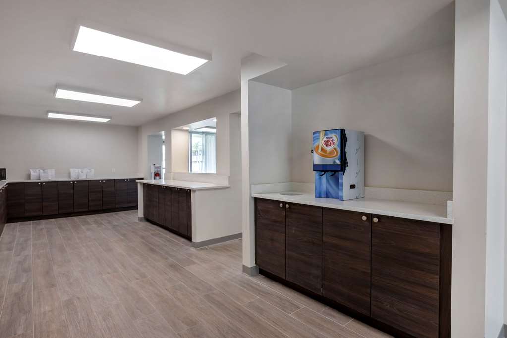 Quality Inn Saint Petersburg North Tampa Bay - photo 32