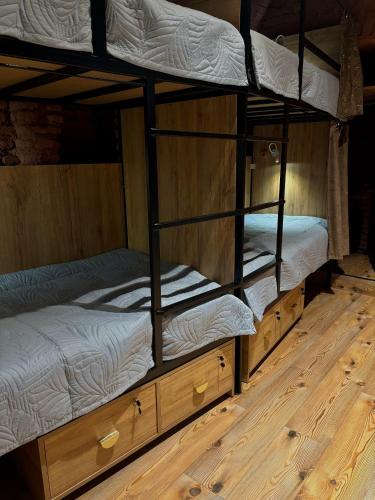 Vintage Hostel At Freedom Square