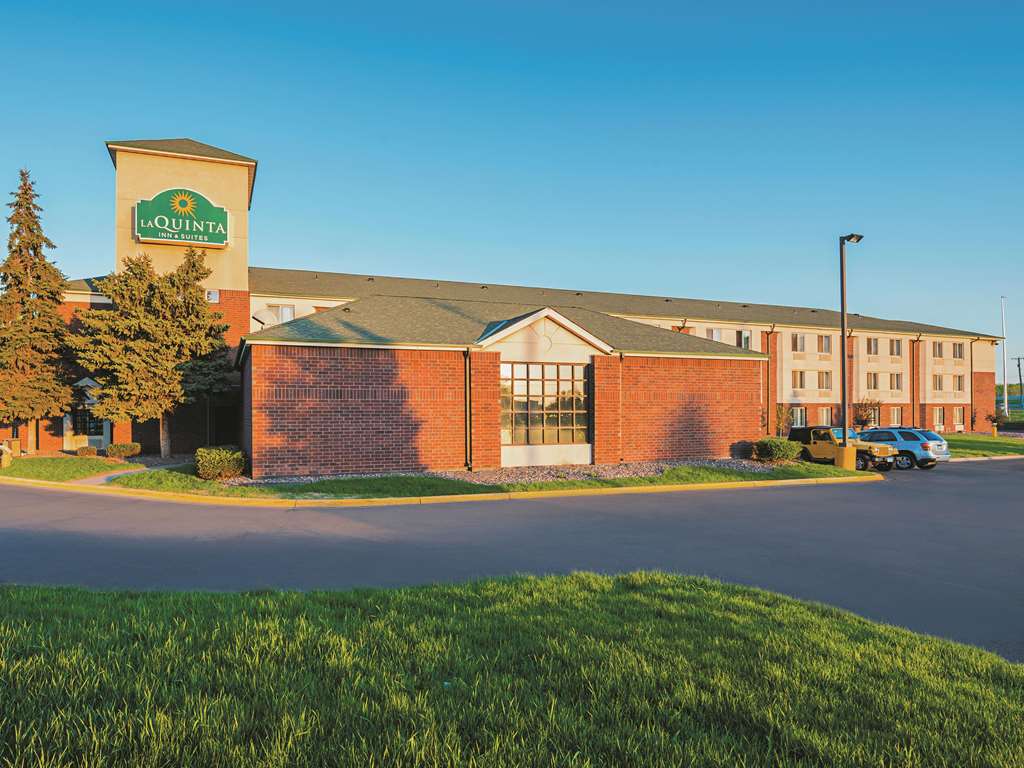 La Quinta Inn & Suites by Wyndham Minneapolis Northwest - photo 3