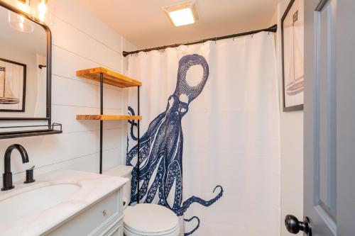 Sawyers Shore Shack by Oak Island Accommodations - photo 47