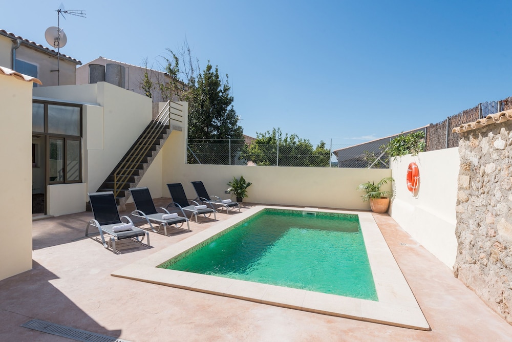 Pegaso - carbon neutral hotel in Campanet