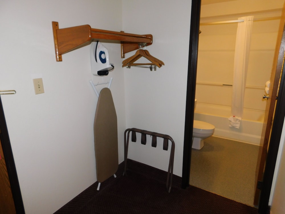 The Covered Bridge Inn - photo 25