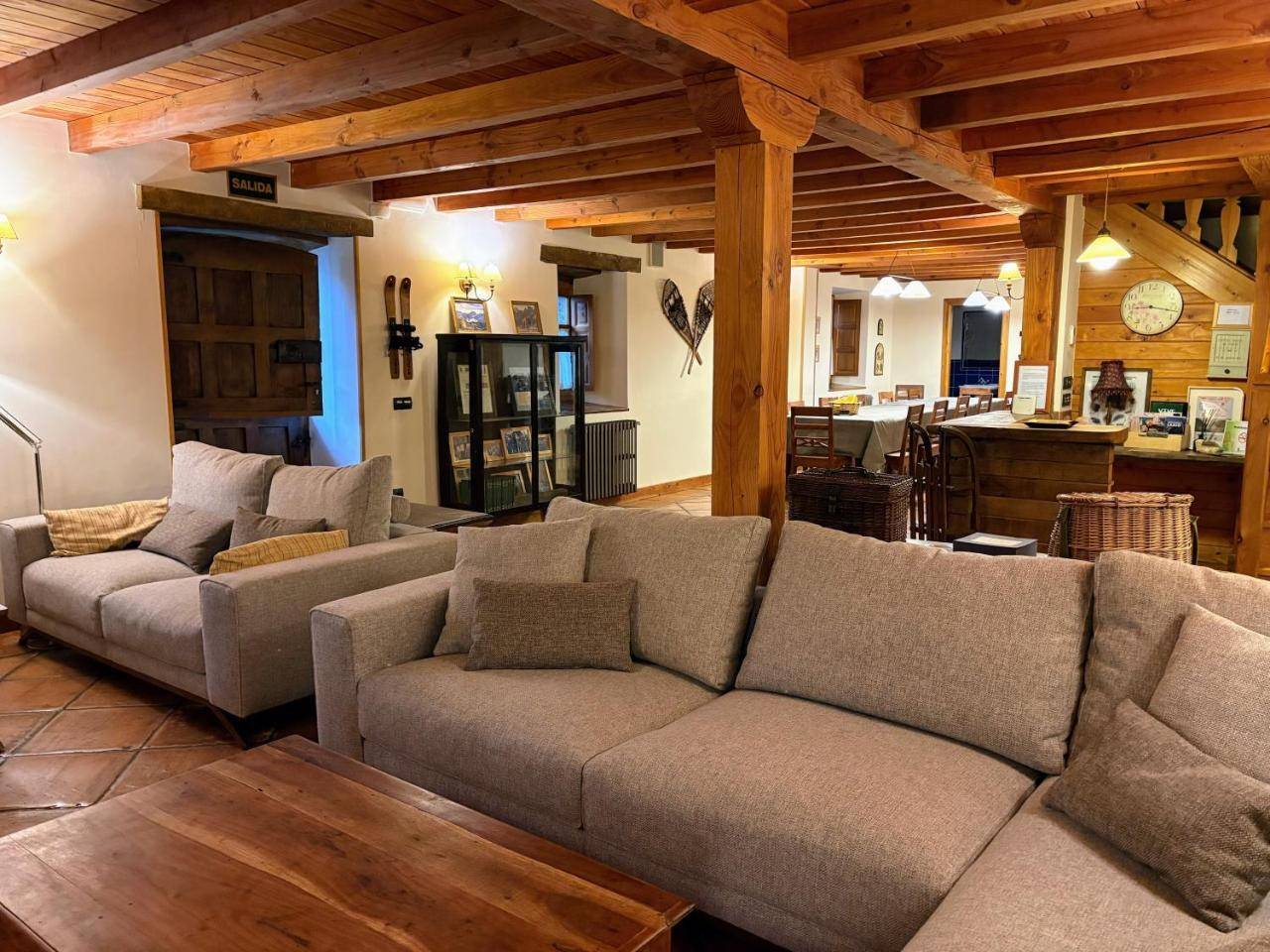 La Morada de Vadinia — 4-Star Luxury Hotel in Buron, Spain