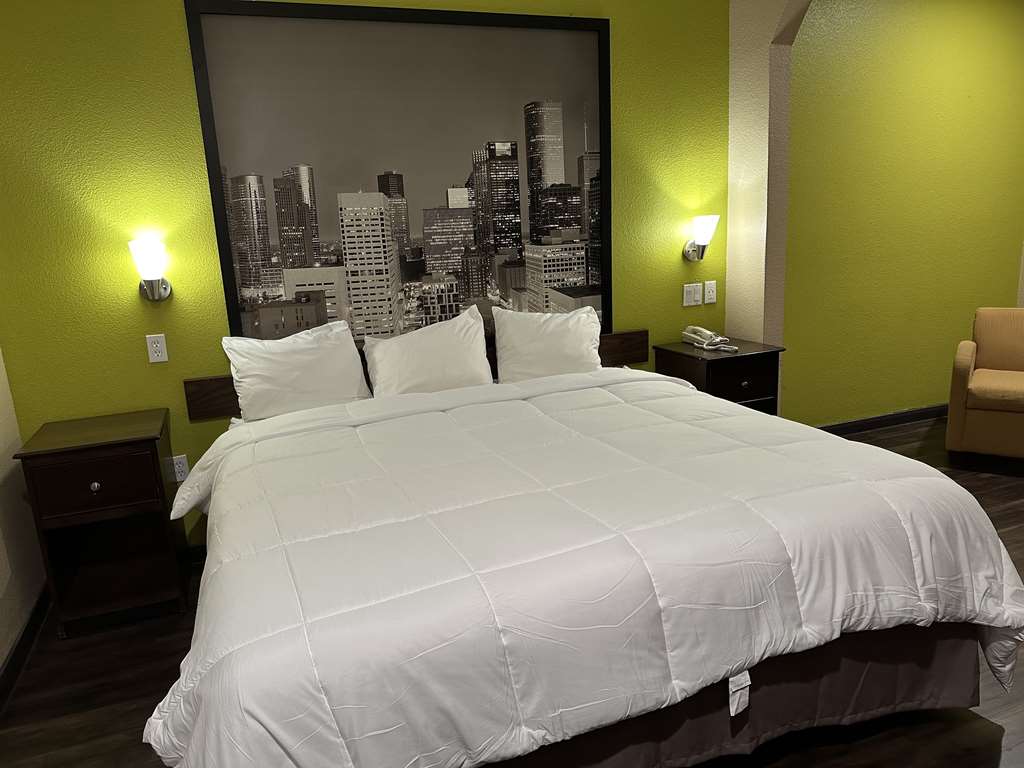 Red Lion Inn & Suites IAH Airport East - photo 13