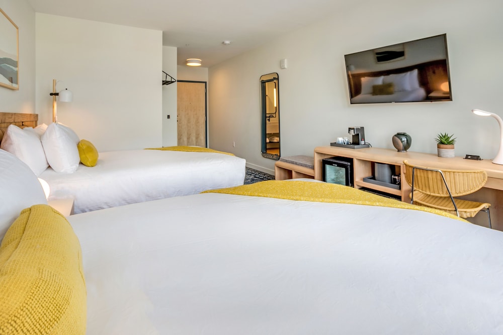 SaltLine Hotel - photo 11