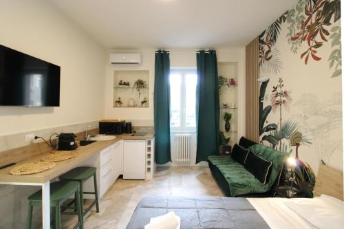 MilanRentals Rainforest — 4-Star Luxury Hotel in Milan, Italy