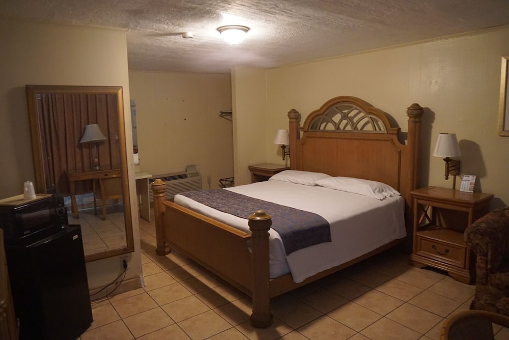 La Hacienda Hotel - photo 8