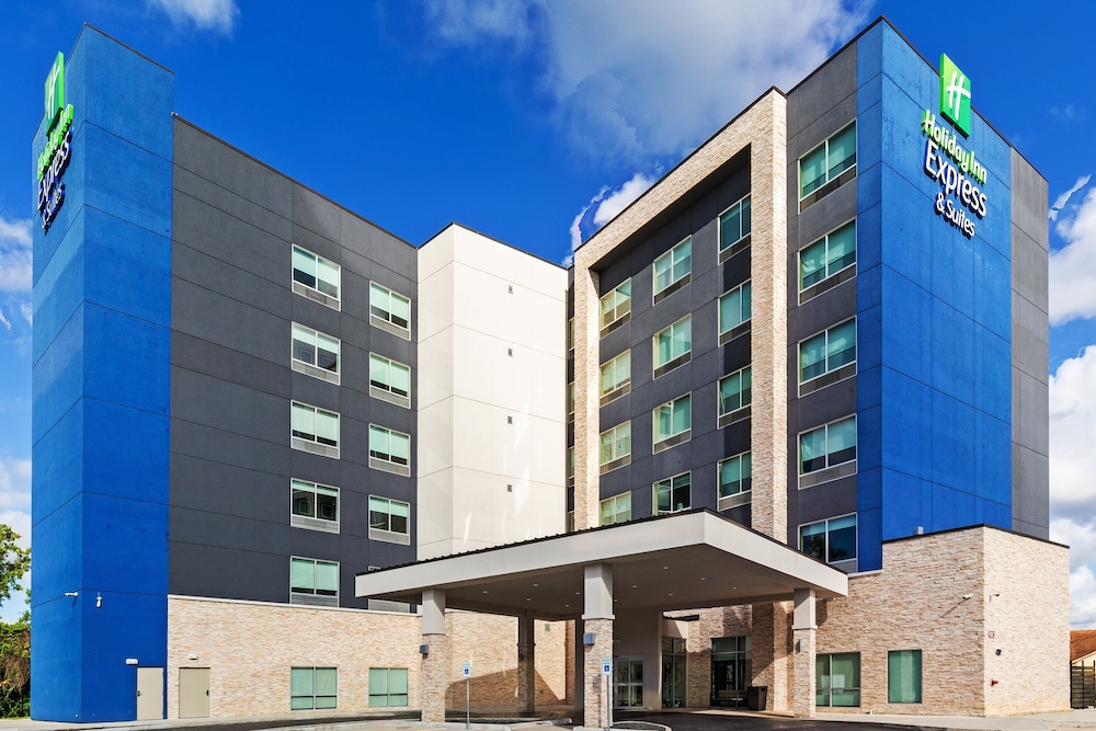 Holiday Inn Express & Suites Houston Downtown North by IHG - photo 42