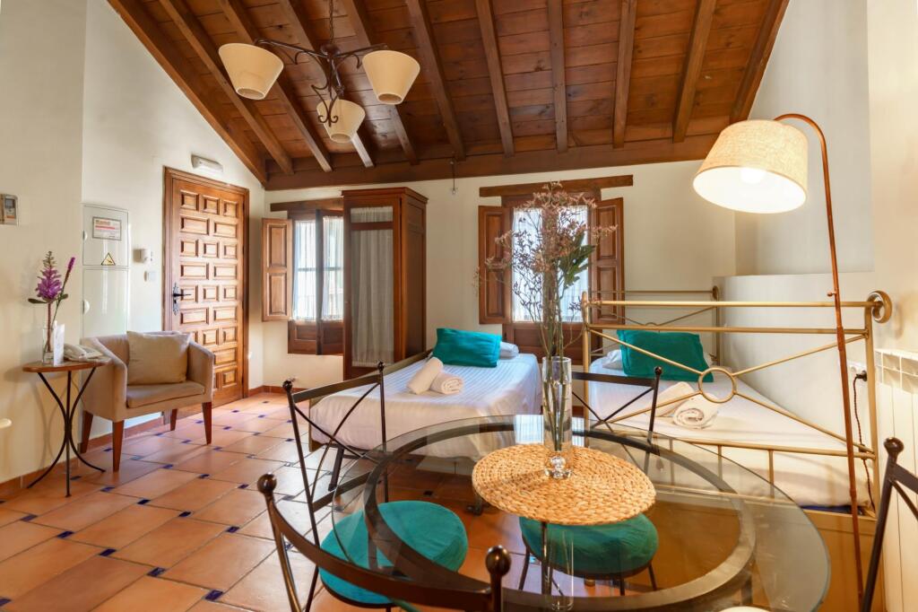 Charminghomesgranada Apartamento Rio Genil — 4-Star Luxury Hotel in Granada, Spain