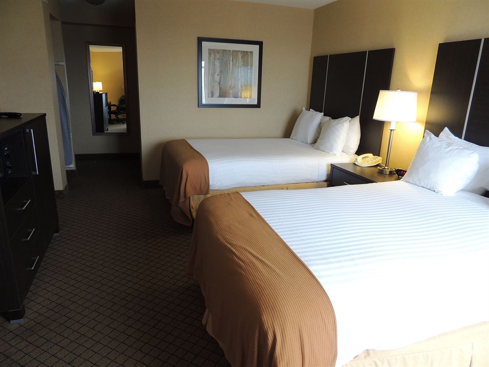 Holiday Inn Express Hamilton Stoney Creek in Hamilton, Canada