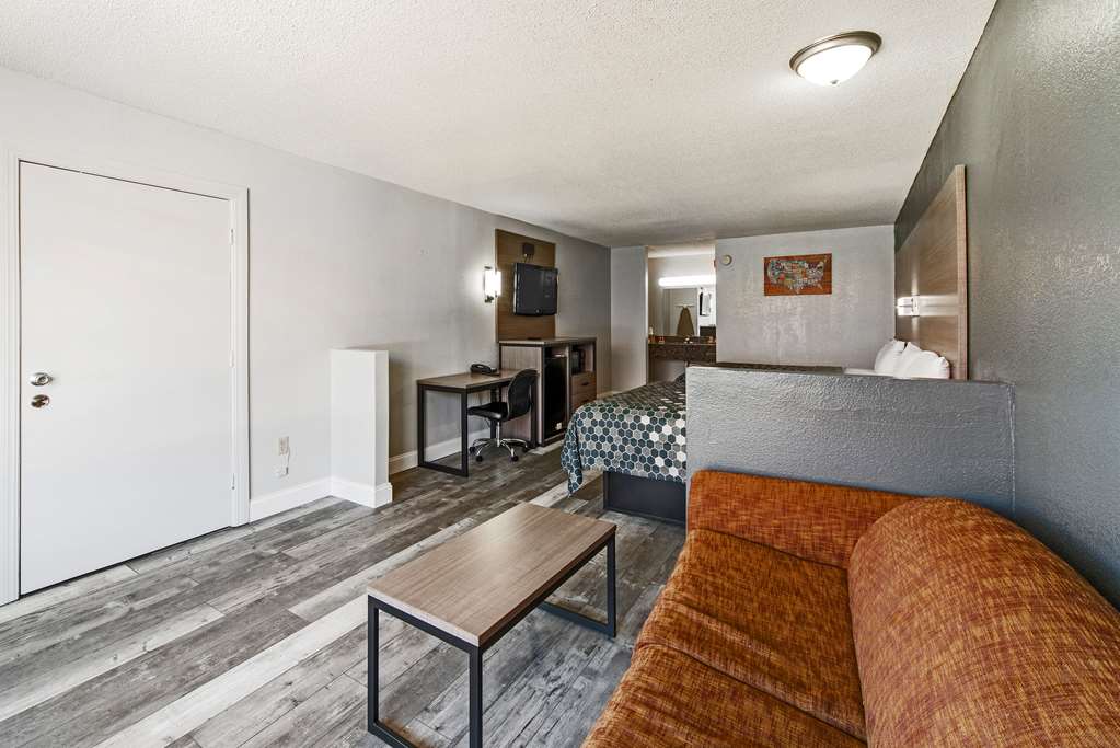 Econo Lodge And Suites Bricktown - photo 15