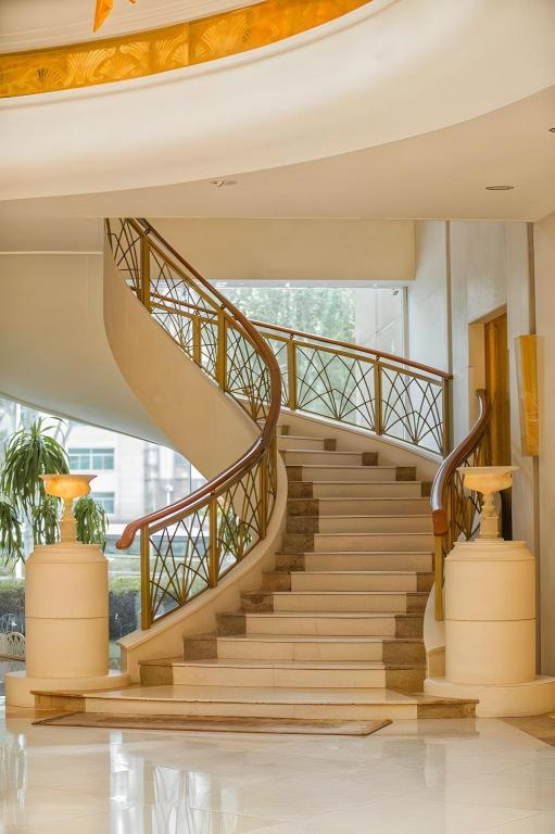 Ordos Hotel South Gate — Dongsheng