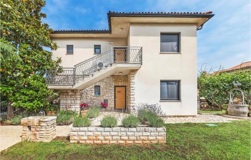 Lovely Apartment In Fazana With Wifi — 5-Star Luxury Hotel in Fazana, Croatia