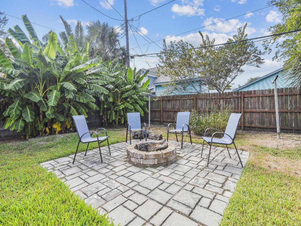 Bonita Beach House by Ryson Vacation Rentals — 4-Star Luxury Hotel in Galveston, United States