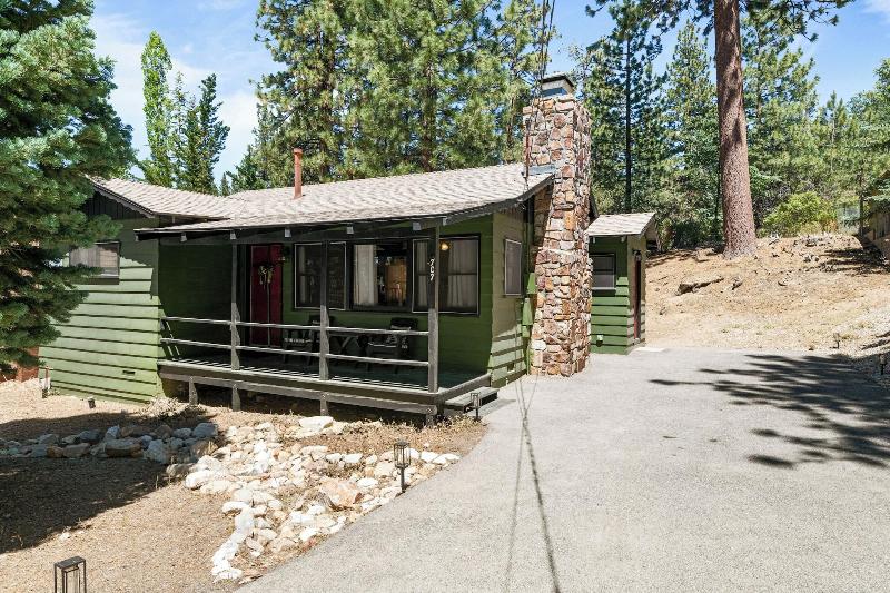 Village And Lake Escape — Big Bear Lake — photo 2